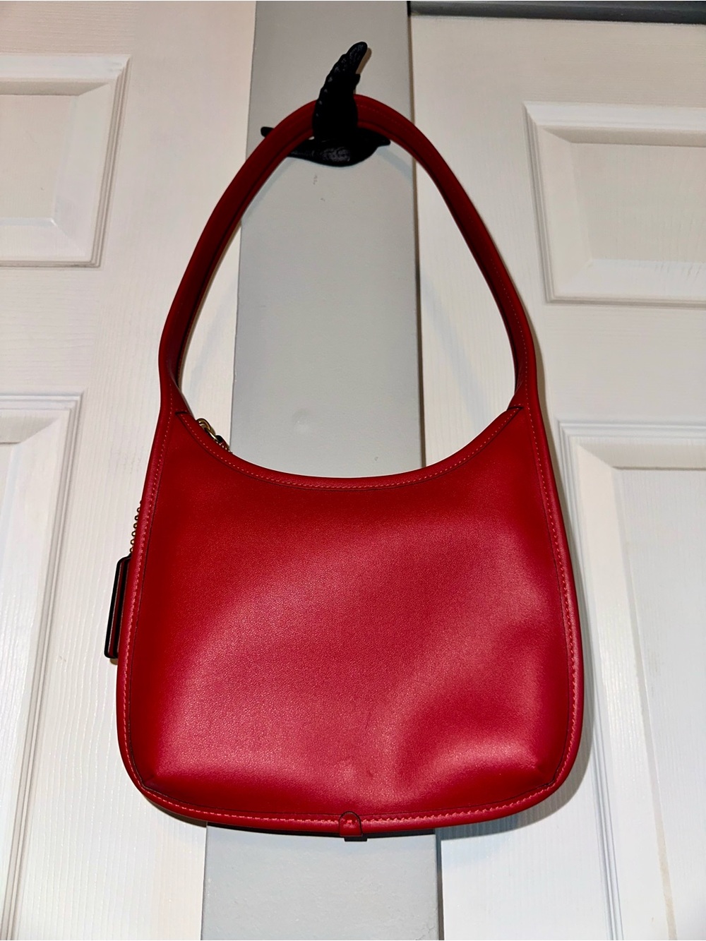 Coach Curve Zip Shoulder Bag Leather CAF11 Brass/Ruby Red.NEW without tags